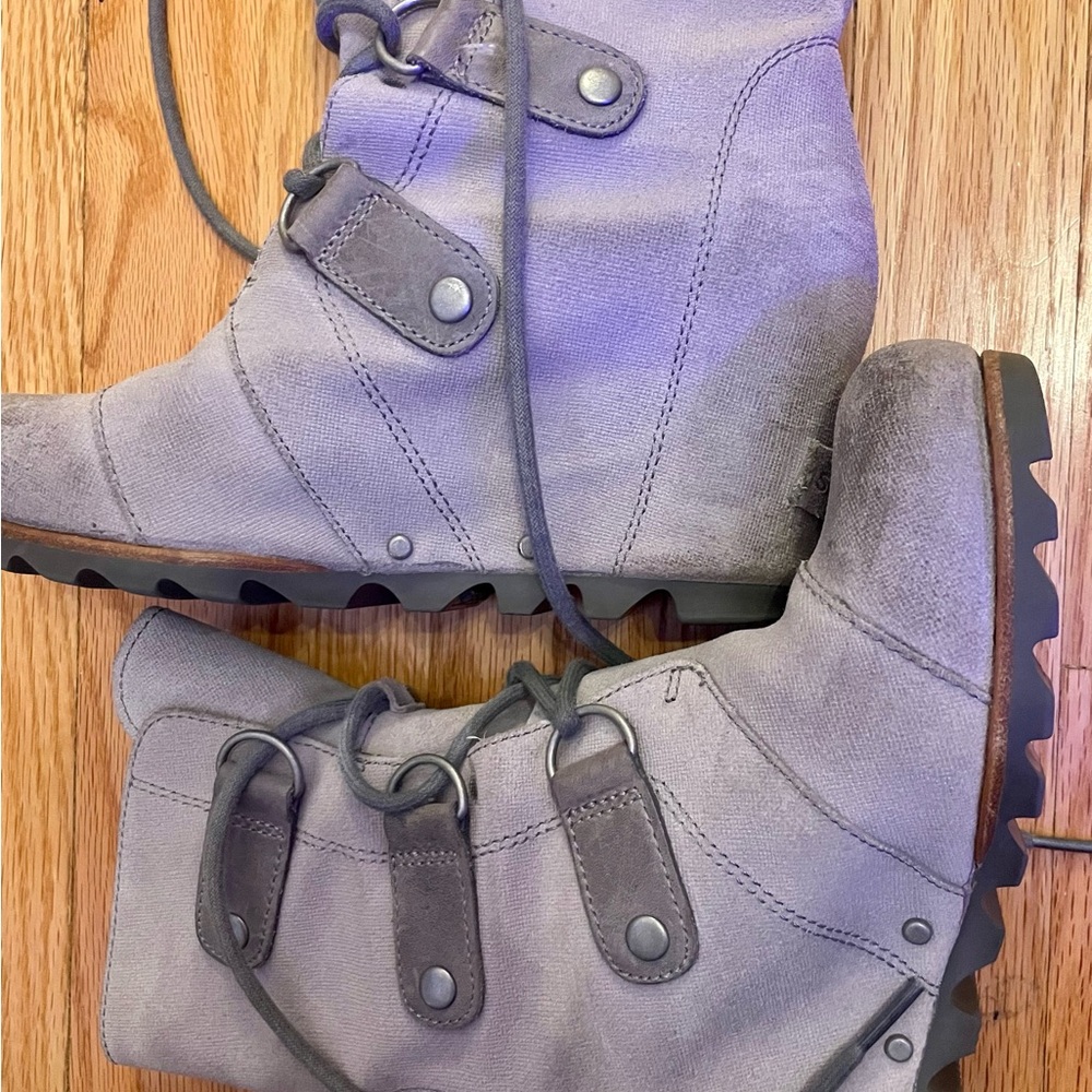 Women's Sorel Gray Chic Lace-Up Ankle Boots Size 5.5